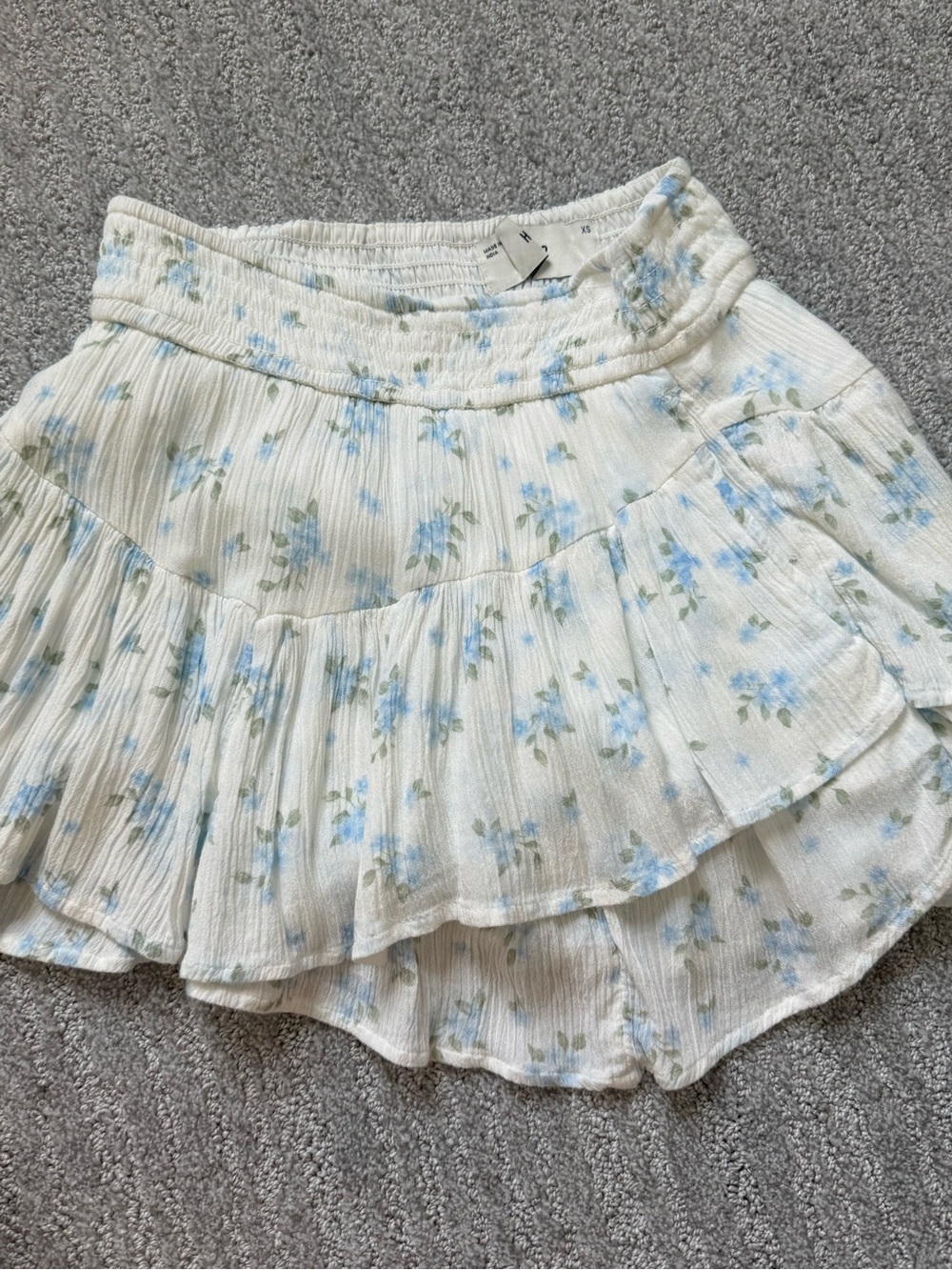 Hollister White Floral Tiered Mini Skirt with Blue Flowers